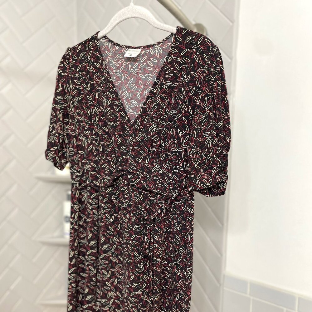 Small Black & Abstract Motherhood Maternity Midi Dress